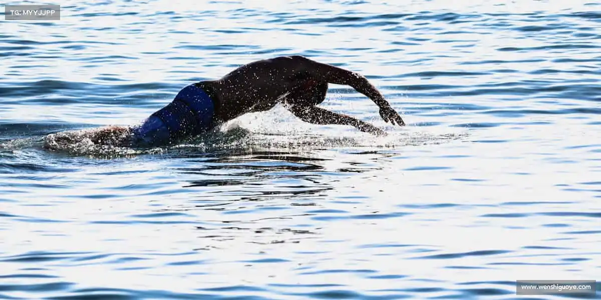 星空电竞🏊‍♀️在泳池里冲刺，在人生中破浪！